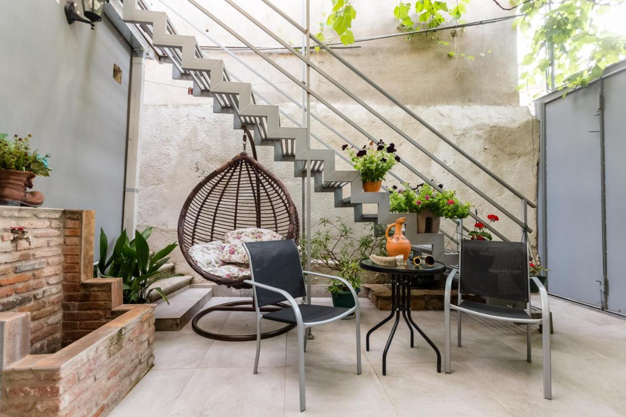 Rustaveli Two Bedroom Apartment With 5 Star Location Tbilisi Exterior foto