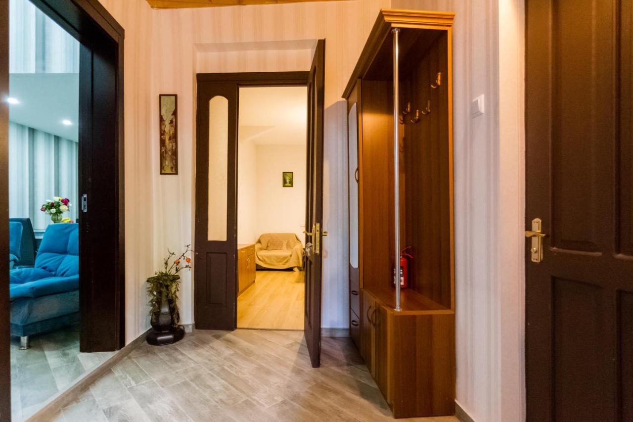Rustaveli Two Bedroom Apartment With 5 Star Location Tbilisi Exterior foto